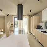 וילה Madora *